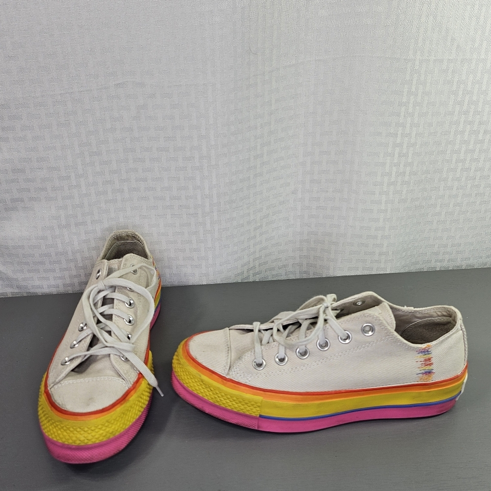 Converse Chuck Taylor All Star Rainbow platform canvas sneakers size 7.5